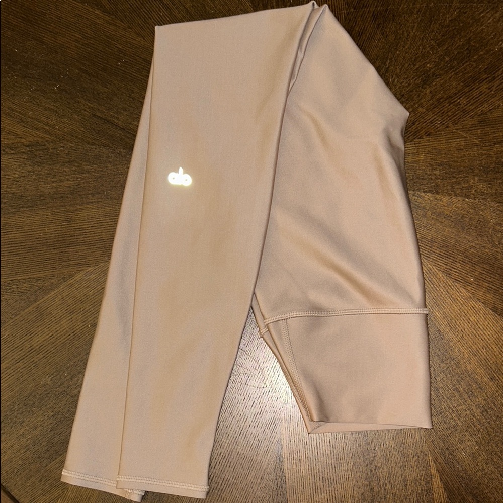 ALO Leggings in Taupe